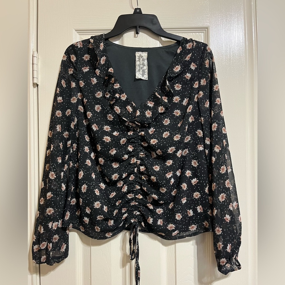 Sadie & Sage Floral Black Blouse